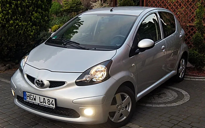 Toyota Aygo cena 14999 przebieg: 111000, rok produkcji 2006 z Raciąż małe 326